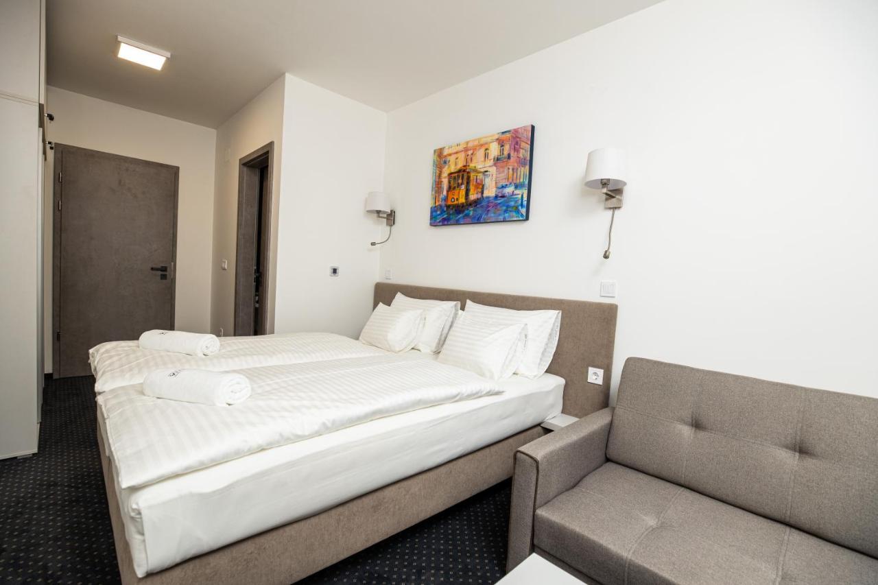Arena Deluxe & Spa Segedin Dış mekan fotoğraf