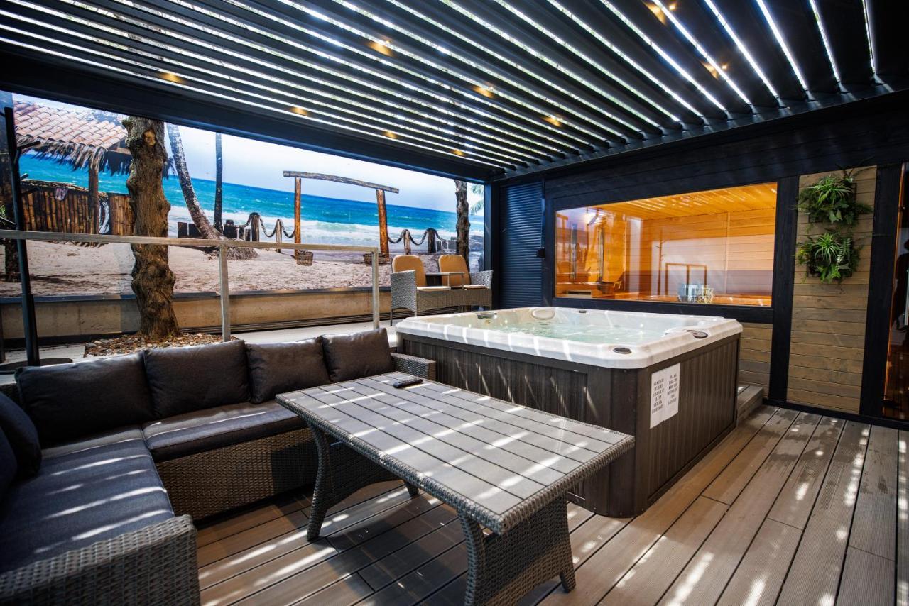 Arena Deluxe & Spa Segedin Dış mekan fotoğraf