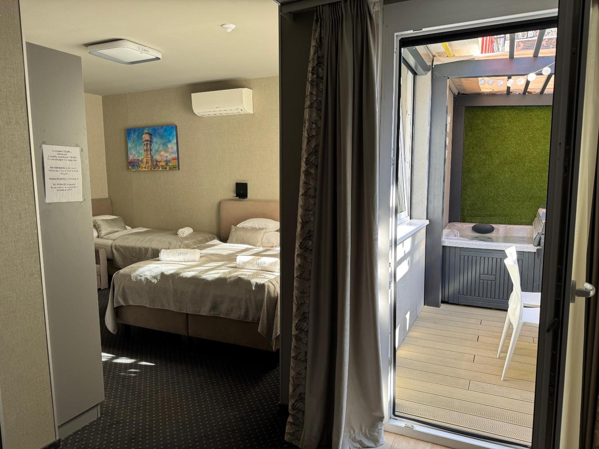 Arena Deluxe & Spa Segedin Dış mekan fotoğraf
