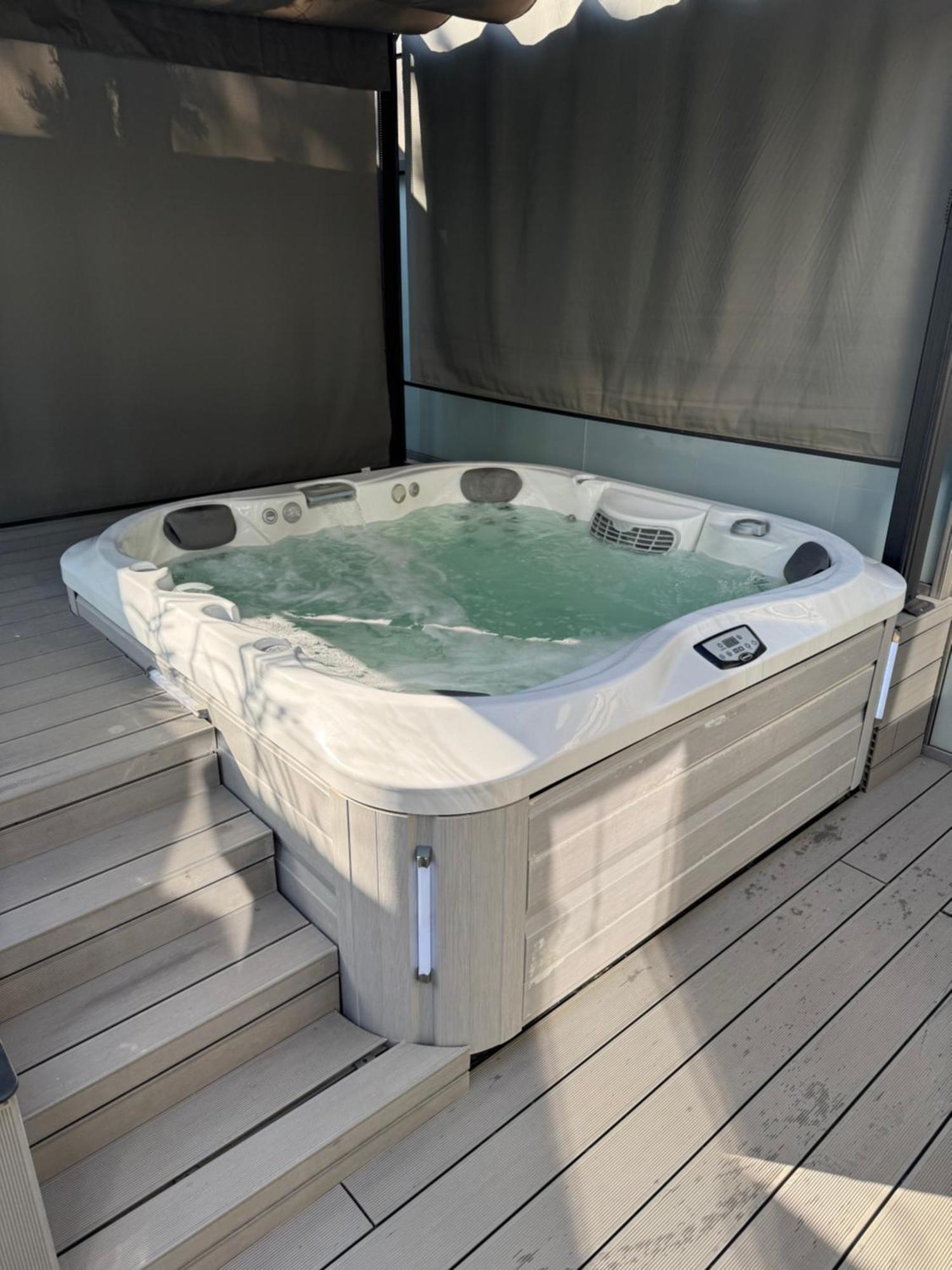 Arena Deluxe & Spa Segedin Dış mekan fotoğraf