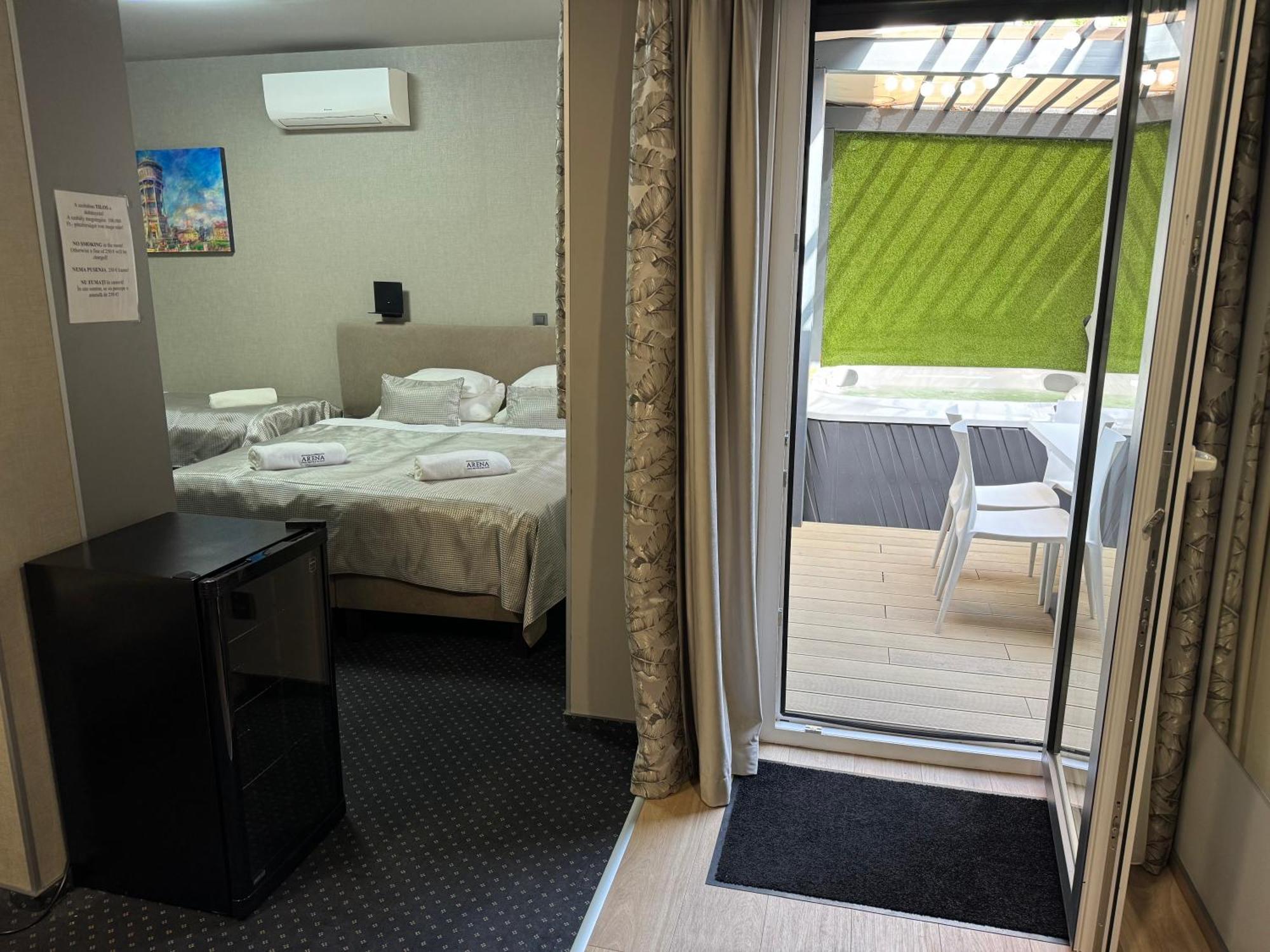 Arena Deluxe & Spa Segedin Dış mekan fotoğraf